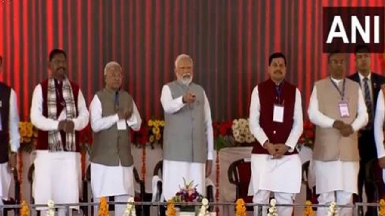 Madhya Pradesh: PM Modi inaugurates, lays foundation stone of various projects worth Rs 7500 cr in Jhabua